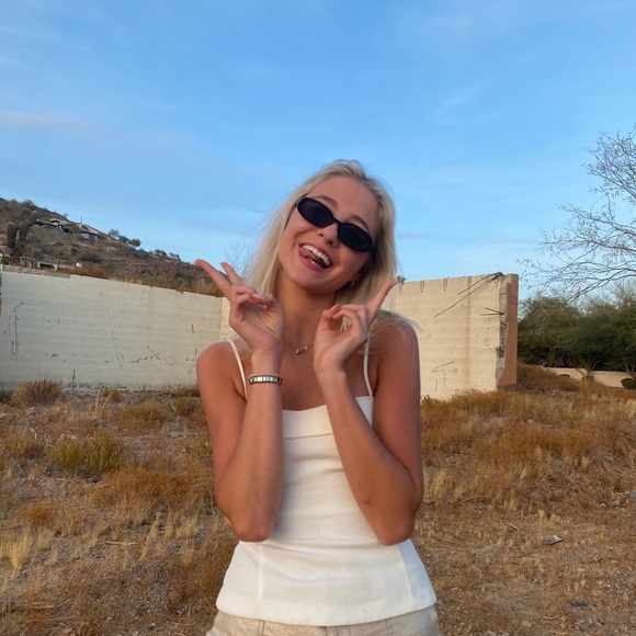 Meet your Posher, Hannah - Picture 1 of 1